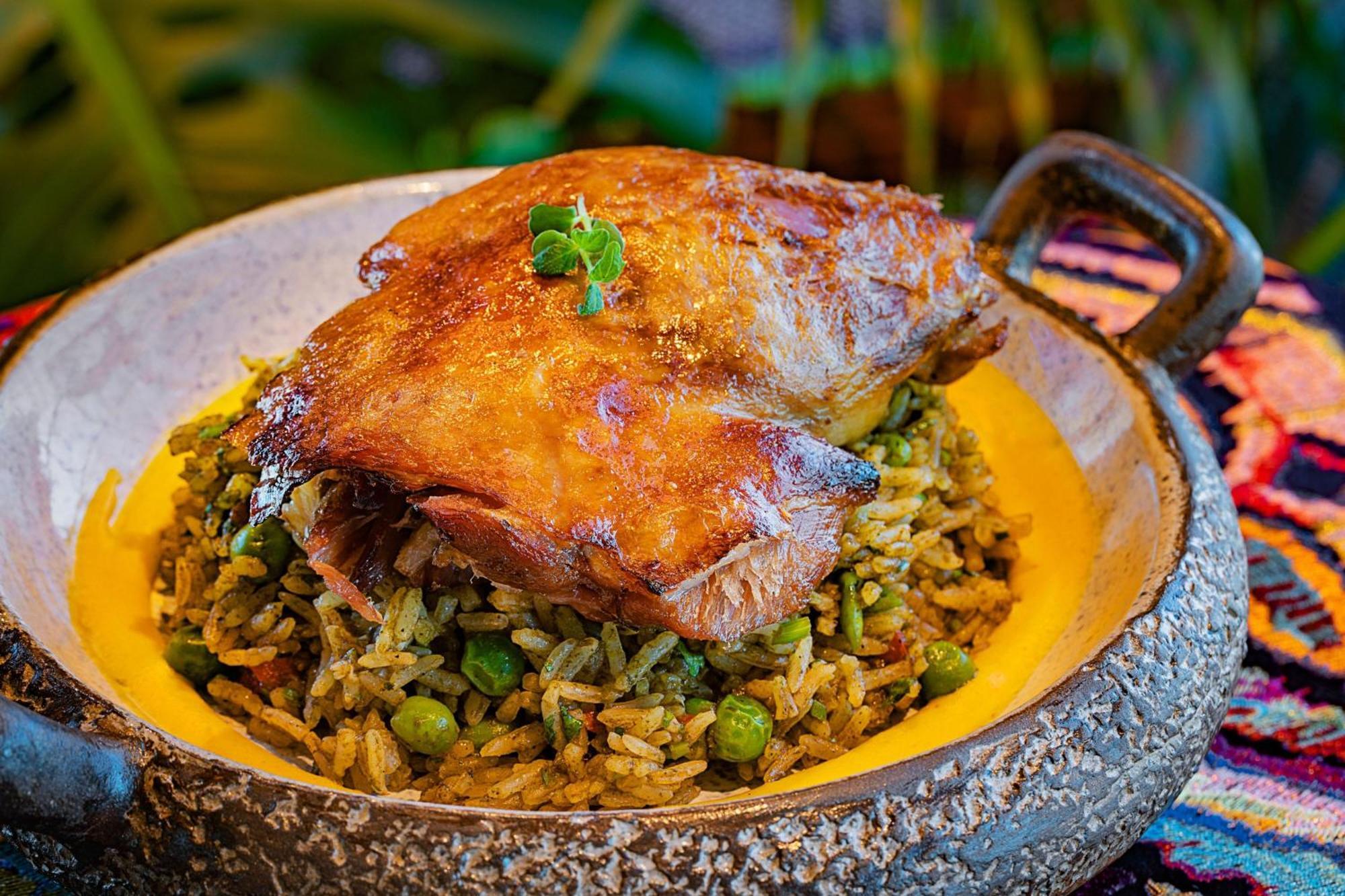 Marriott Resort Palm Jumeirah, Dubai Exterior foto A dish of chicken and rice